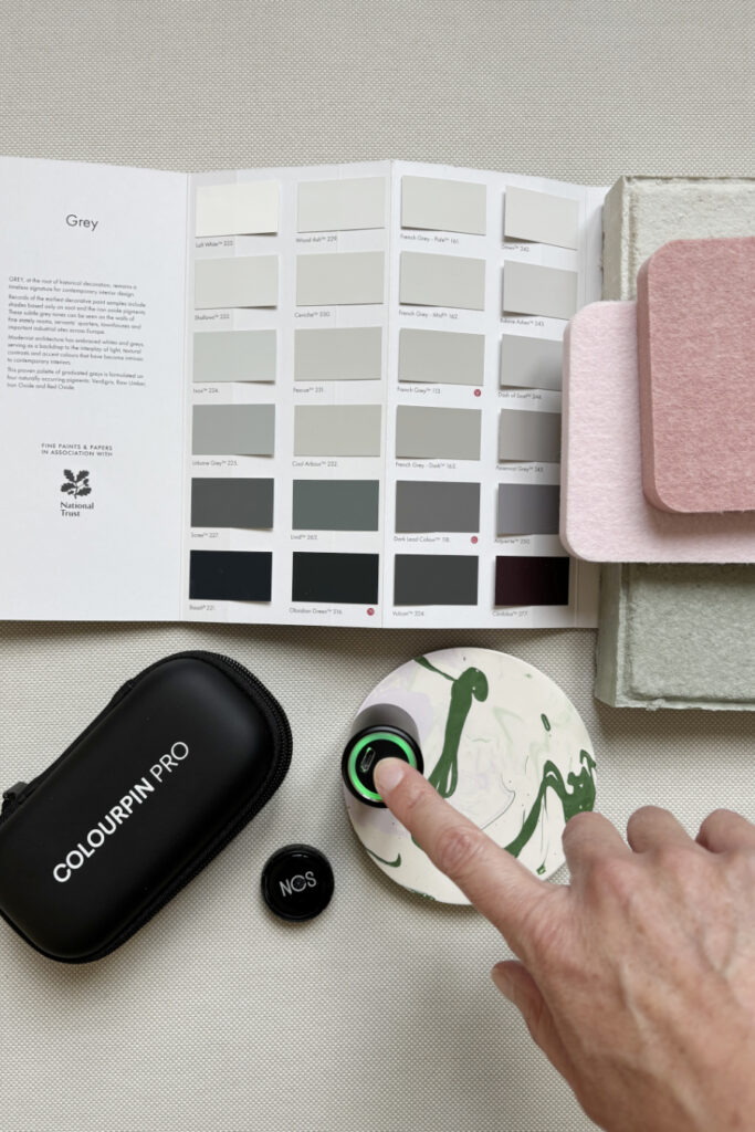 Materialmuster und Farbleser